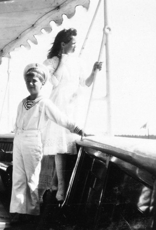 royal-world:

Tsarevich Alexei and his his sister Grand Duchess Maria on the family yacht Standart.
