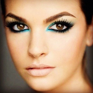 Hypoallergenic  Makeup on Blue Eyes Eyeliner