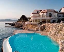 4. Here is the pool at Hotel Cap du Eden Roc today.