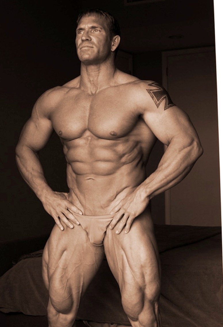 hard-muscles:

Kevin Blake - Bodybuilders
