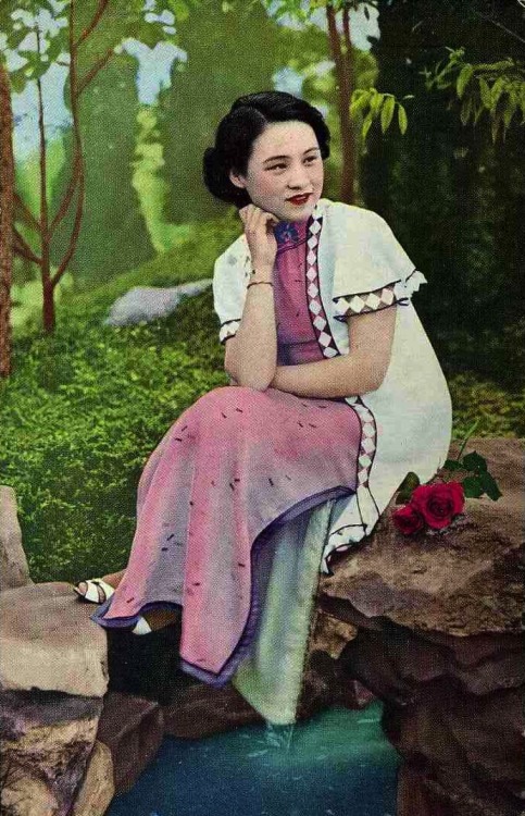 softfilm:
Shanghai actress Chen Yanyan 陈燕燕 (1930s)
Courtesy of yuhong1962
