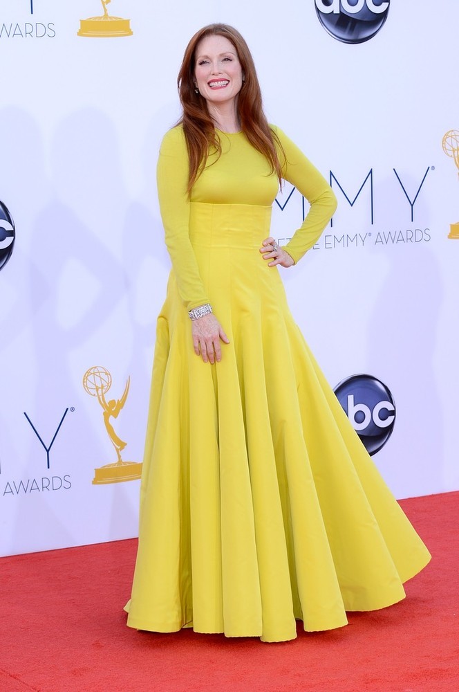 Julianne Moore in Dior at the 2012 Emmys, September 23rd
Redhead in this beautiful yellow Dior!
