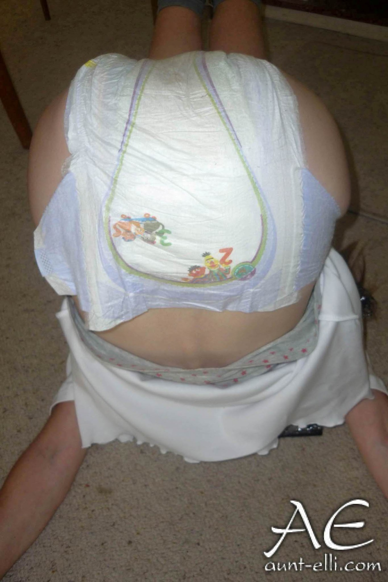 Girls pissing their diapers videoas