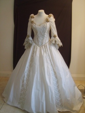 Long Sleeve Dress on Wedding Dress  Long Sleeve Wedding Dress  Second Hand Wedding Dress