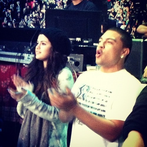 Selena and Alfredo at Justin&#8217;s concert