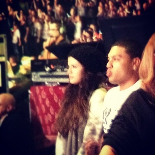 Another picture of Selena and Alfredo at Justin&#8217;s concert in Minneapolis