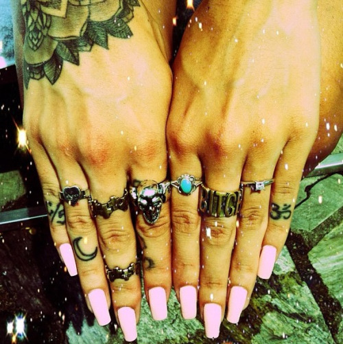 GANGSTA BITCH WITH NICE NAILS