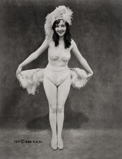 sisterwolf:
Feather Girl, 1928
