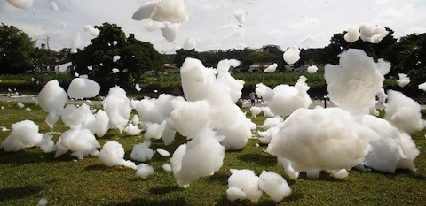 http://www.lostateminor.com/2012/11/16/foam-clouds-hit-the-streets/