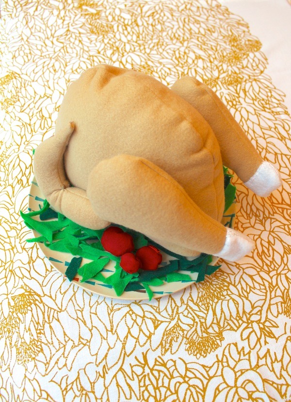 how to make a felt turkey dinner food for the holidays thanksgiving christmas with pattern and instructions