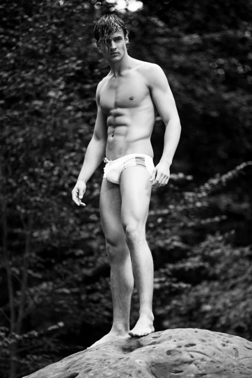 Raphael Weiland in underwear