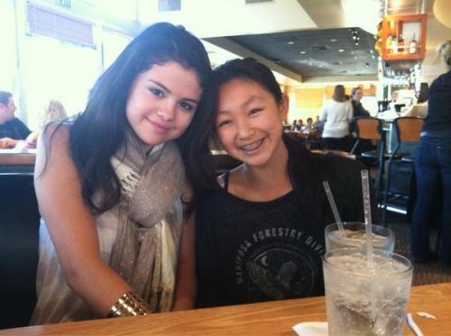  @CandiceM_Xx: She&#8217;s got to be the most down to earth celebrity out there so nice and sweet:) I love you @selenagomez 