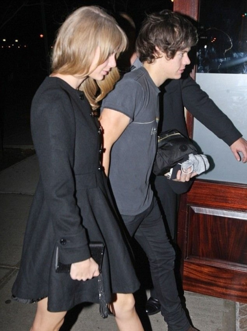 Harry and Taylor arriving at her hotel late last night