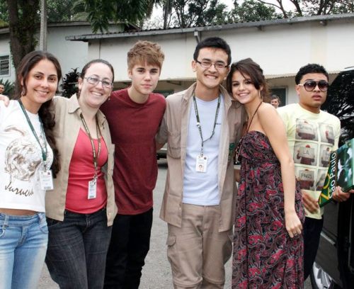 
&#8220;The photo was taken when the singer, his team and his girlfriend, Selena Gomez, visited the zoo in Sao Paulo last year.&#8221;
