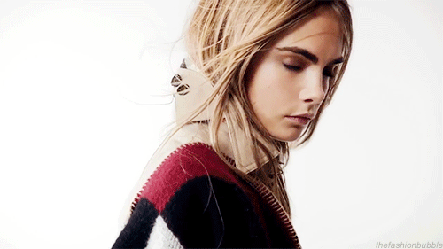 Кара Delevingne для Burberry осень/зима 2014 рекламной кампании, ph. Марио Тестино.