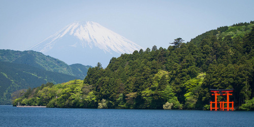 Lake Ashinoko (芦ノ湖, Ashinoko) - Hakone, Japan by banzainetsurfer on Flickr.