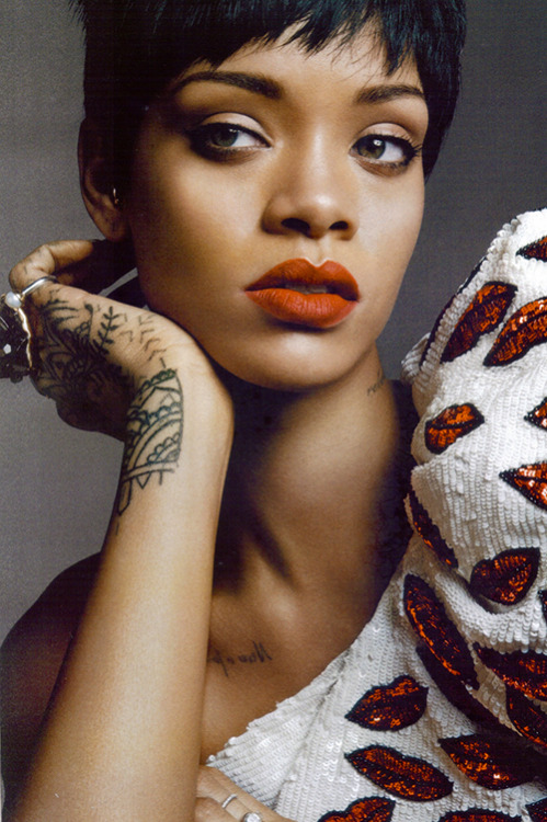 Fotos de Rihanna (apariciones, conciertos, portadas...) [13] - Página 43 Tumblr_n0wp6o9FLO1ro1dyeo1_500