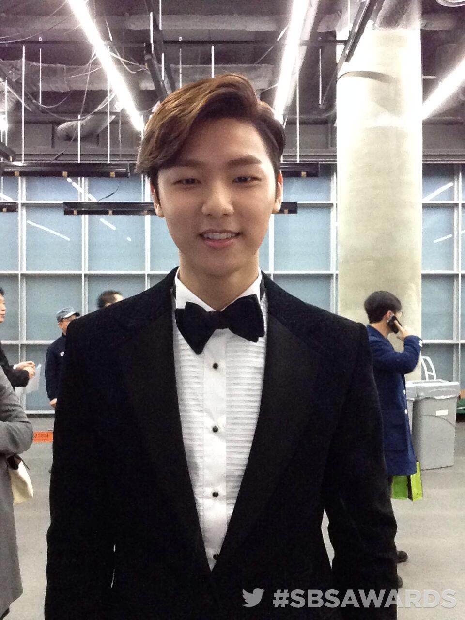 [Photos] Kang Minhyuk @ SBS Drama Awards 2013 Tumblr_myo8570iTL1qdvd1ho1_1280