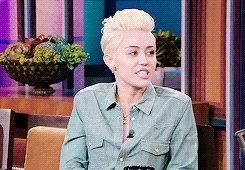 Miley Cyrus Tumblr_n3j8j2zhUg1tx68r3o1_250