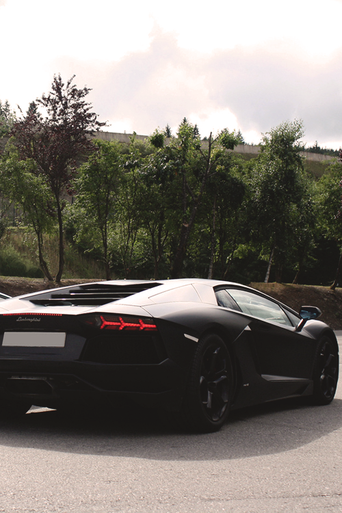 bejarj: Matte black Lamborghini Aventador