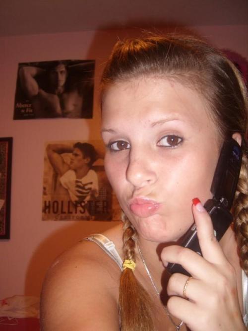 did you take this picture just so everyone who talks to you on the phone knows you&#8217;re not actually paying attention to a goddamned thing they&#8217;re saying because you&#8217;re too busy trying to figure out how to make a &#8220;sexy&#8221; face while taking a picture of yourself for myspace?  real nice, duckface.  you&#8217;re an awesome friend.