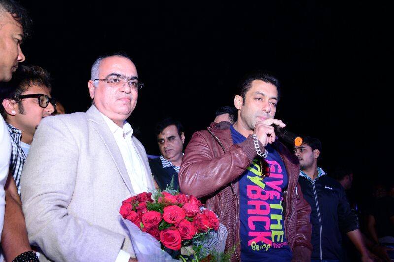 ★ Salman Khan at Jhulelal Institute of Technology to promote Jai Ho (January 5th 2014) ! Tumblr_myytx4lZZH1qctnzso1_1280
