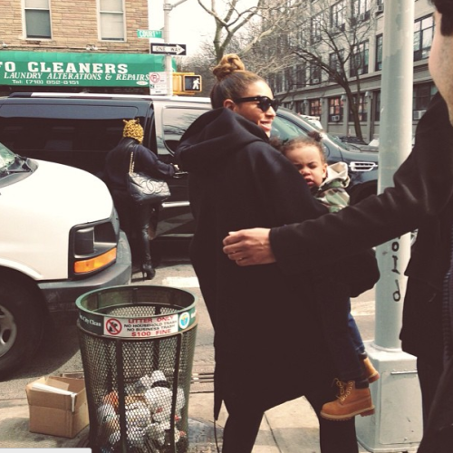 visualindecency: Beyonce &amp; Blue Ivy out and about in NYC. 
