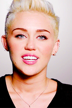 Miley Cyrus Tumblr_n4ggu3Lq9s1snf92qo1_250