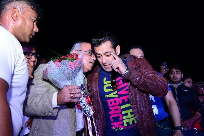 2014 - ★ Salman Khan at Jhulelal Institute of Technology to promote Jai Ho (January 5th 2014) ! Tumblr_myytx4lZZH1qctnzso2_1280