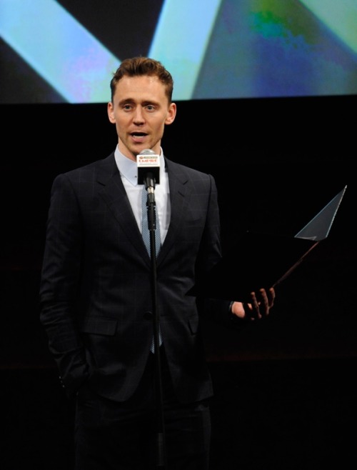 torrilla: Tom Hiddleston on stage presenting the Empire Legend Award at Jameson Empire Awards 2013 (x) 