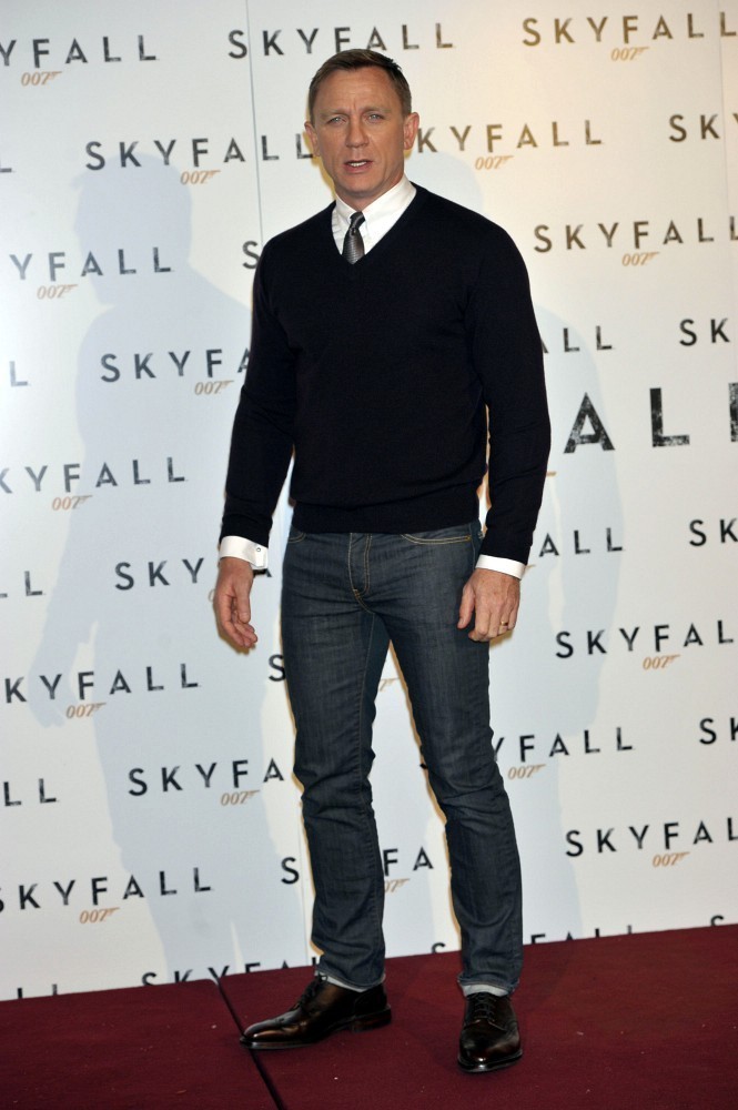 Daniel Craig | Daniel craig, Mens fashion casual, Mens business casual ...