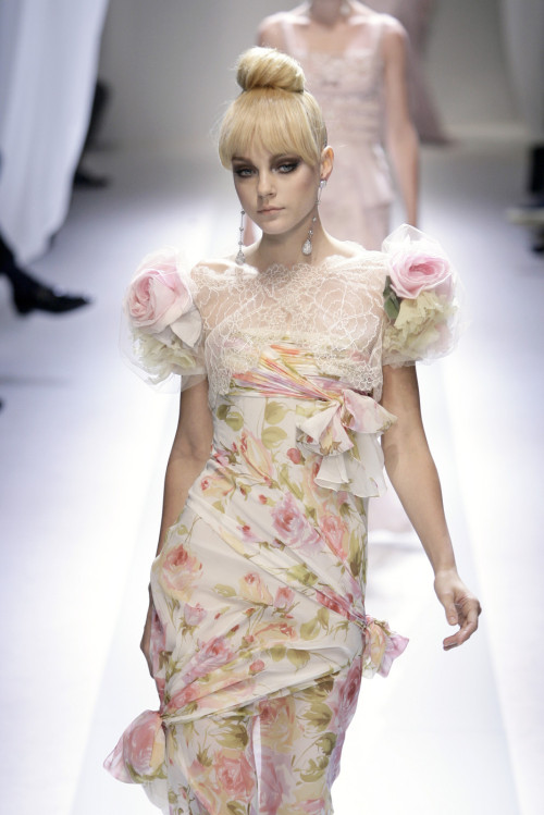 fashionfever: Jessica Stam at Valentino Spring 2007 