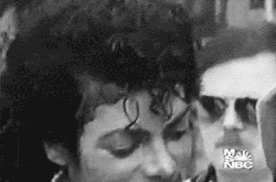 GIF su Michael Jackson. - Pagina 8 Tumblr_n39i04DseU1tv3bmuo1_250