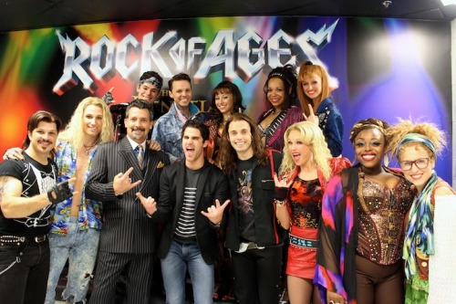 [15.02.14] Backstage "Rock of Ages" Las Vegas Tumblr_n17jd5v8391r4gxc3o4_500
