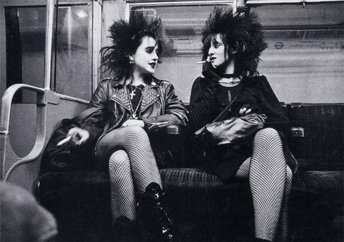 deathrock & goth+punk  people image thread - Page 10 Tumblr_mxtbwoN2Q61s26wfuo1_500