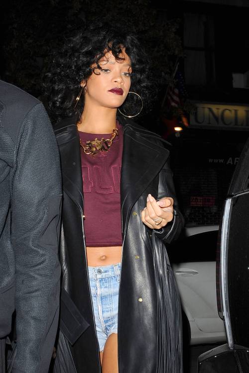 Fotos de Rihanna (apariciones, conciertos, portadas...) [13] - Página 22 Tumblr_my3vyba16w1s98xwjo1_500