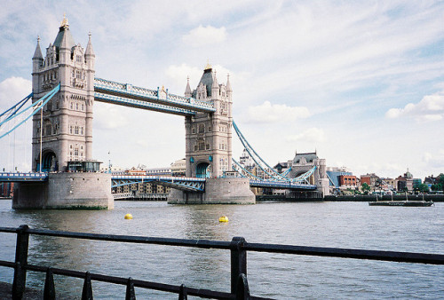 slanting: 8 London (2) Tower bridge (by pjink11) 