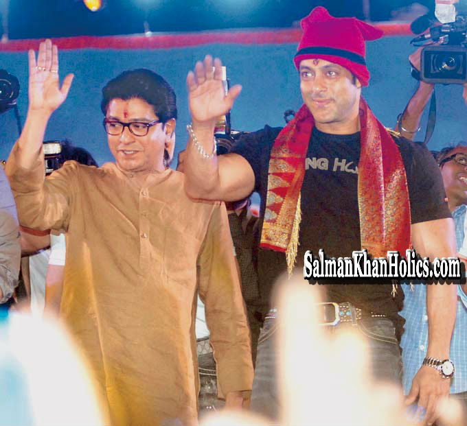 ★ Salman Khan with Raj Thackeray, Nitin Sardesai, and Sajid Nadiadwala during the Koli Mahotsav (November 22, 2013) ! Tumblr_mwy8guo7ZA1qctnzso1_1280