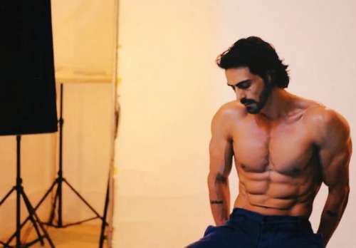 Another Hot Indian Bollywood Actor with Six Pack Abs