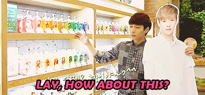yixing asking lay for his opinion