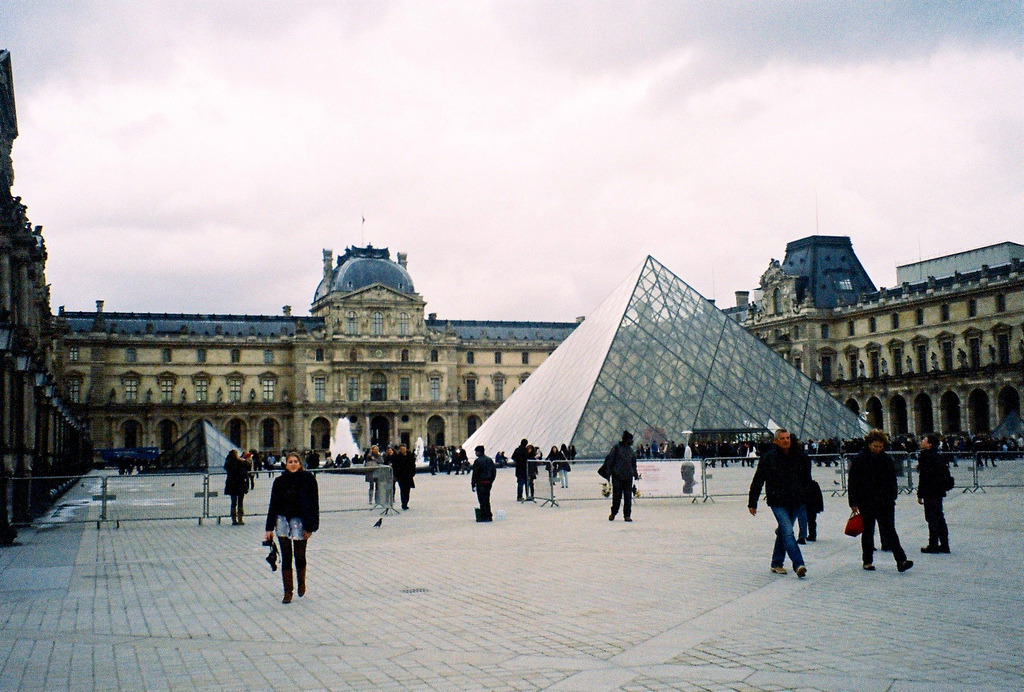 adorus: louvre (by i was a tree in a past life.) 