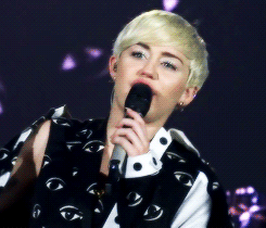 Miley Cyrus Tumblr_n64yrm6nDe1s3labjo1_250