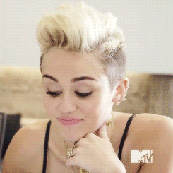 Miley Cyrus Tumblr_n483frpBiZ1sajlg5o1_250