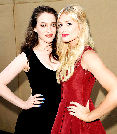  Kat Dennings and Beth Behrs at the CW, CBS and Showtime 2013 Summer TCA Party 
