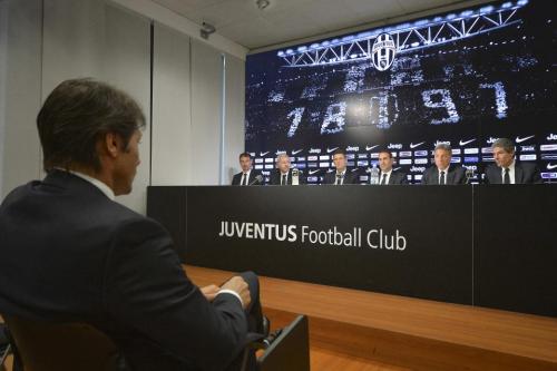 Juventus Pressekonferenz 10.5.14 Tumblr_n5d83lism11qa33wlo4_500