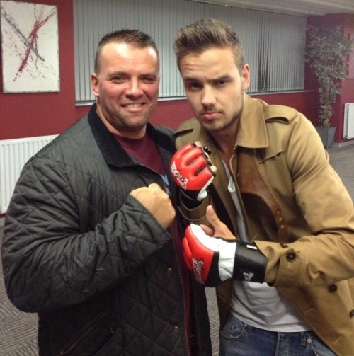 
@M1Jarvis: Great night with @Real_Liam_Payne at @BAMMAUK in Birmingham tonight. Great performance by all the fighters.
