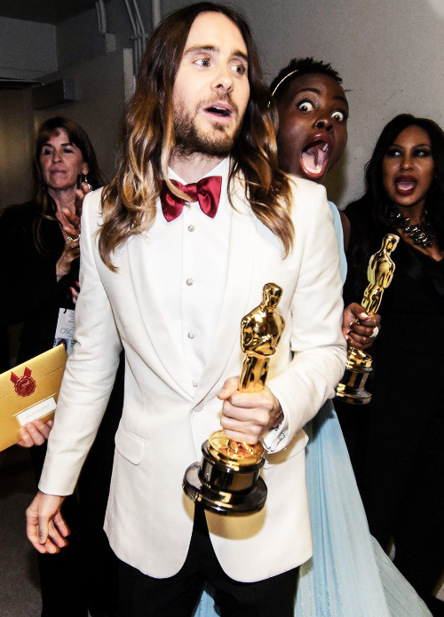 Jared Leto- @Ceremonie des Oscars 2014 - Page 2 Tumblr_n1vk8wIP9a1tp9uypo1_500