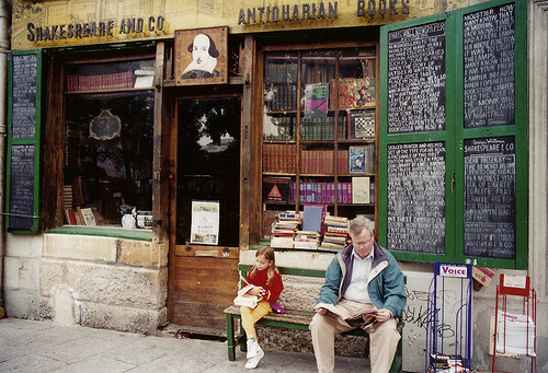 Shakespeare &amp; Company (Photo by A Nice Cup of Tea)
