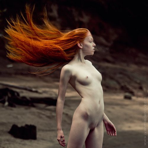 Rationel Blind tillid destillation Long straight red hair, pale nude girl (repost r/ginger)