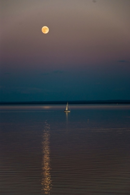0mnis-e: Moonlight sail, Lake superior, By Mark Mathison.